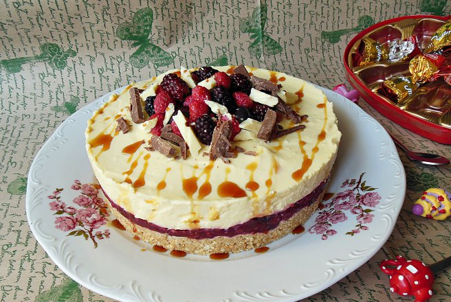 Cheesecake cu jeleu de fructe de padure