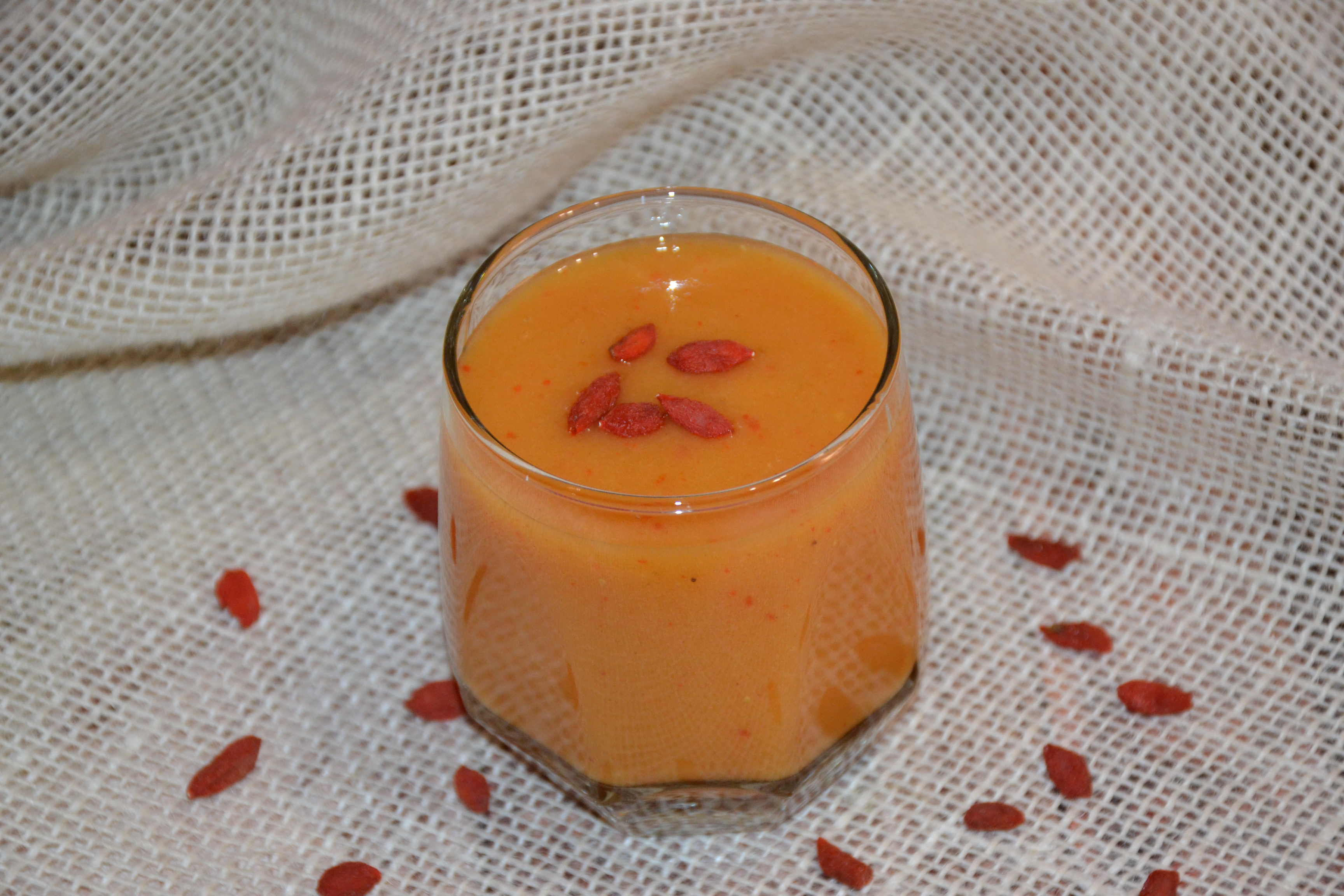 Smoothie cu mango si banana