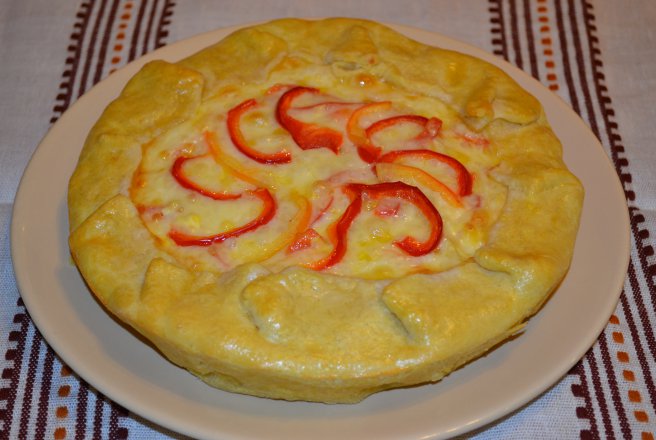 Tarta rustica cu ardei si telemea