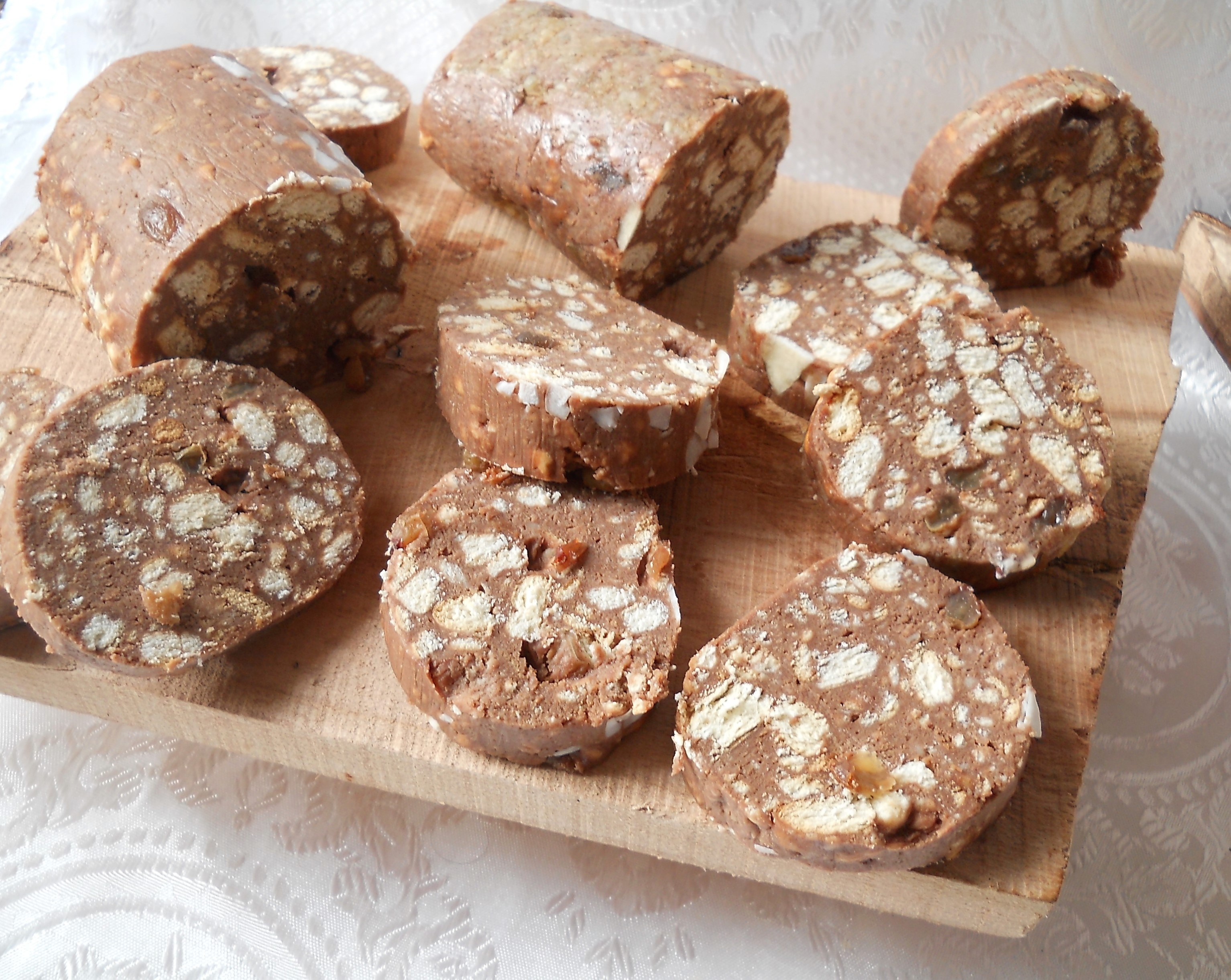 Salam de biscuiţi, reţetă cu dulce de leche