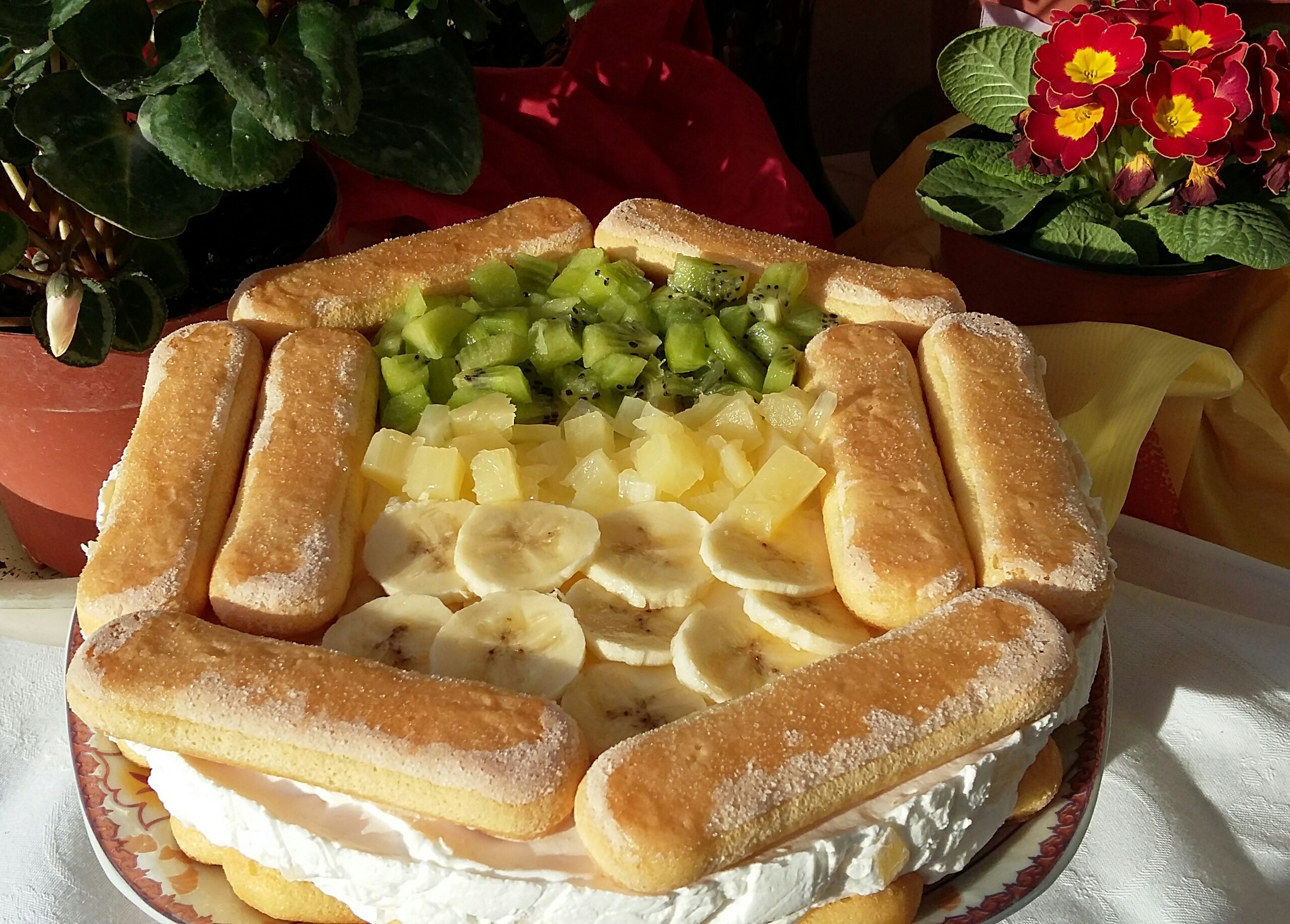 Desert tort la rece cu crema de iaurt si ananas