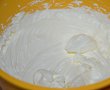 Desert prajitura cu visine, ciocolata alba si crema mascarpone-6