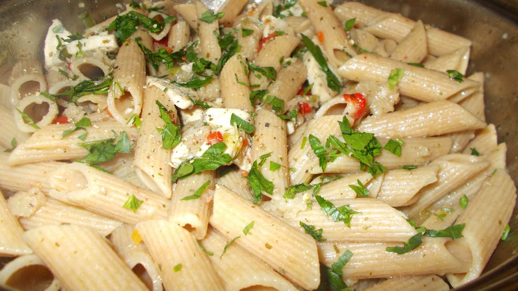 Penne integrale cu piept de pui si ciuperci pleurotus