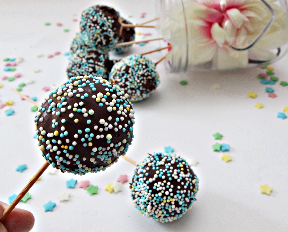 Desert cake pops