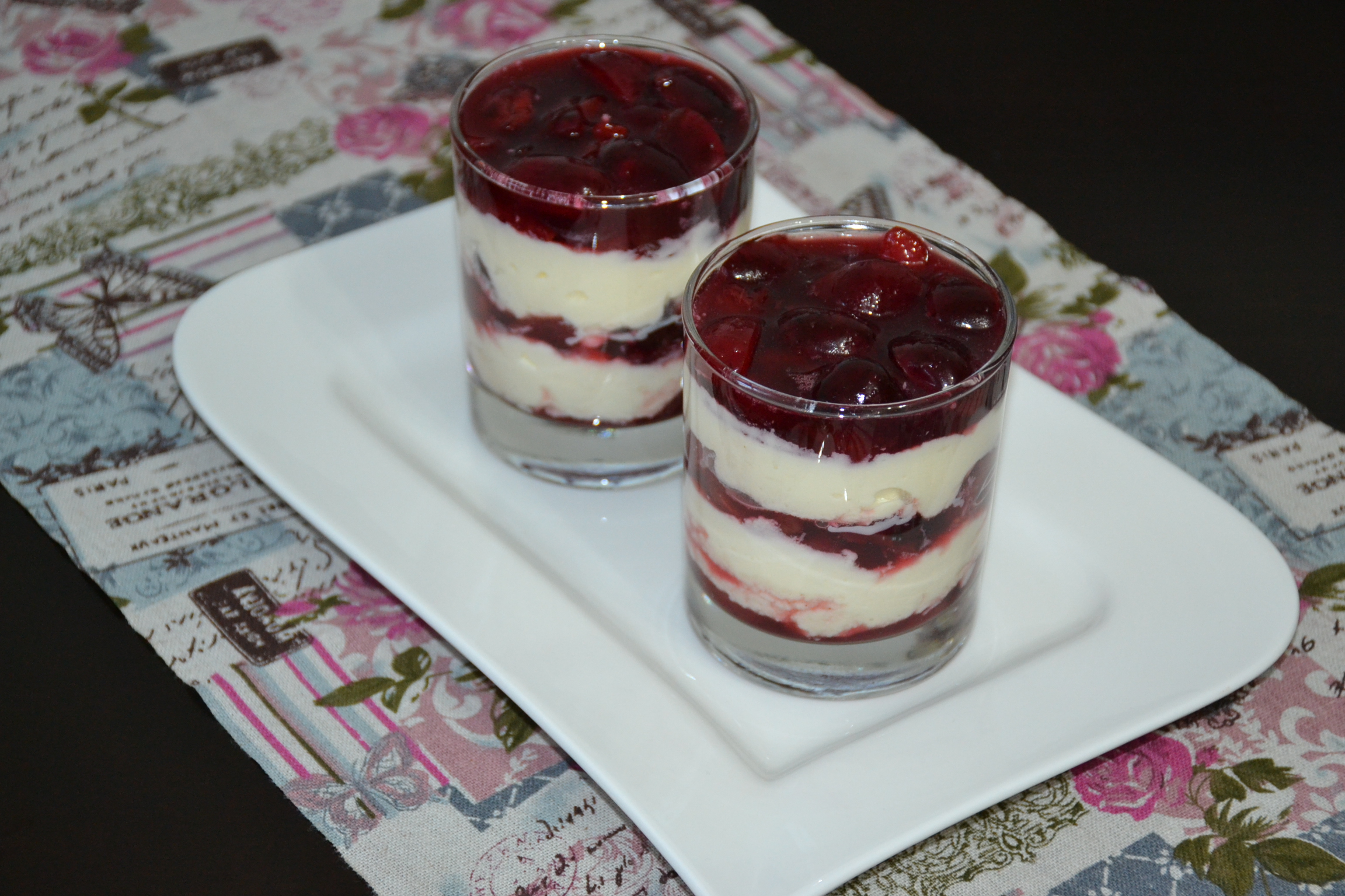 Desert verrine cu cirese si mascarpone