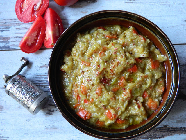 Salata de vinete cu legume coapte