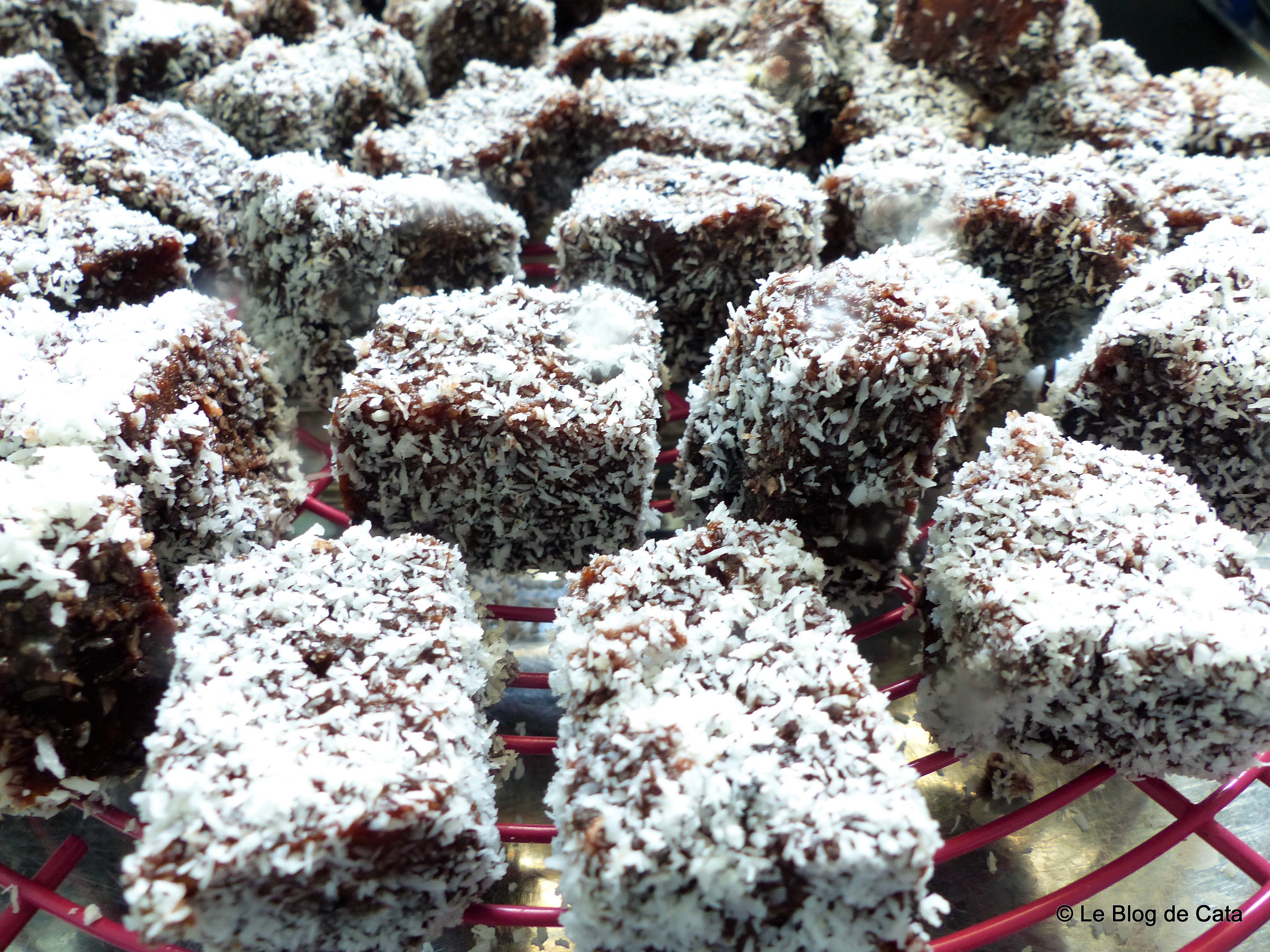 Desert prajitura Lamington - Tavalita cu cocos si ciocolata