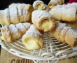 Rulouri cu crema de vanilie - Reteta delicioasa pentru un desert crocant si bun-9