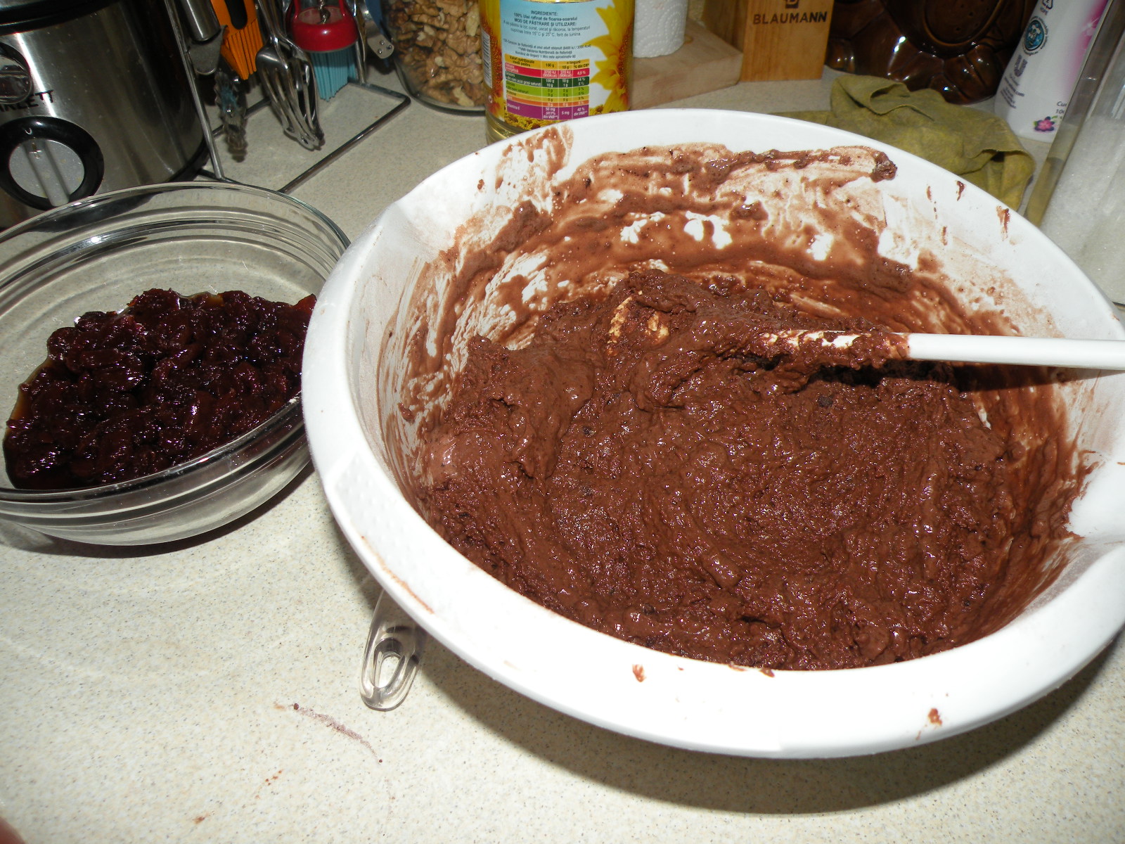 Desert negresa de post cu dulceata de visine si nuca