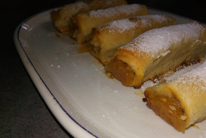 Strudel cu mere cu aluat de casa, reteta gustoasa si economica