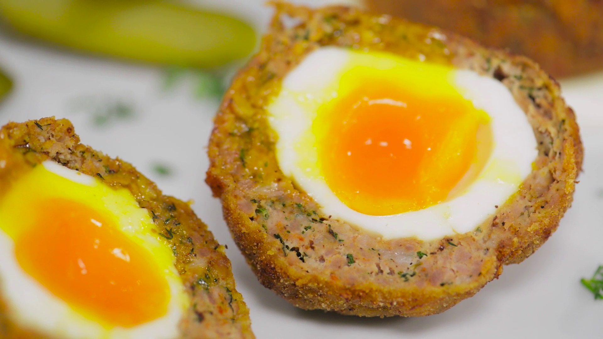 Aperitiv Scotch Eggs sau oua scotiene