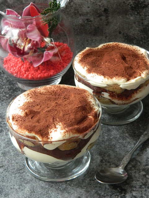 Desert tiramisu la cupa