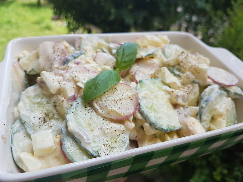 Salata de oua cu ridichi si castravete