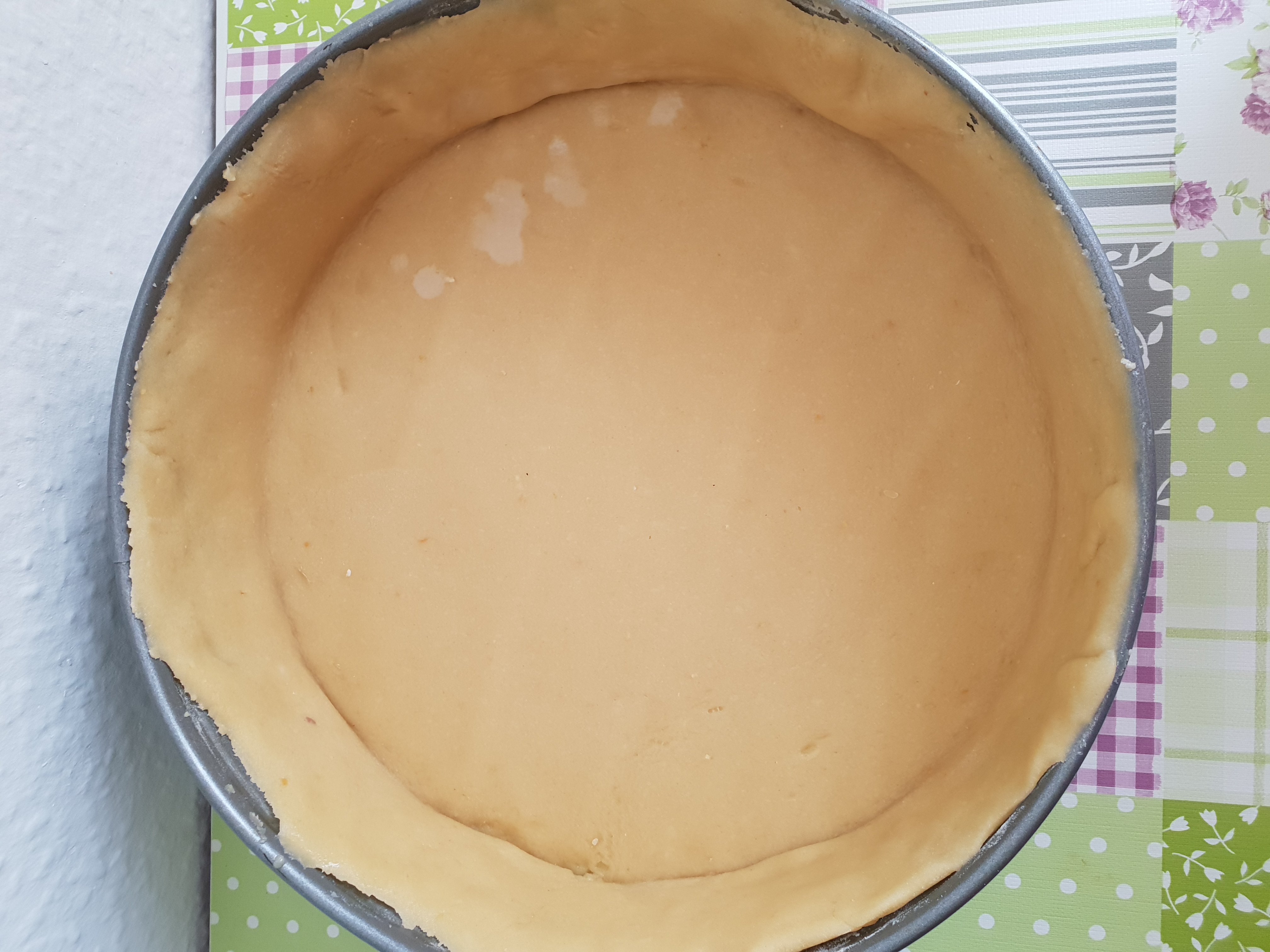 Desert pasca cu aluat fraged si merisoare