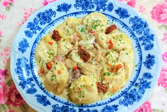 Tortellini cu pui, ciuperci si mascarpone