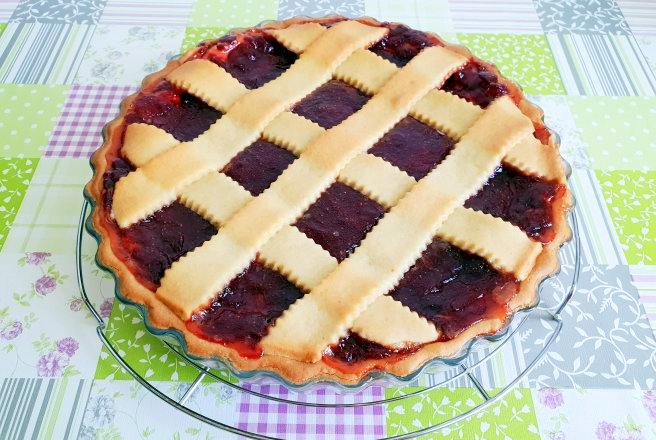 Desert crostata cu ricotta si marmelada de capsuni