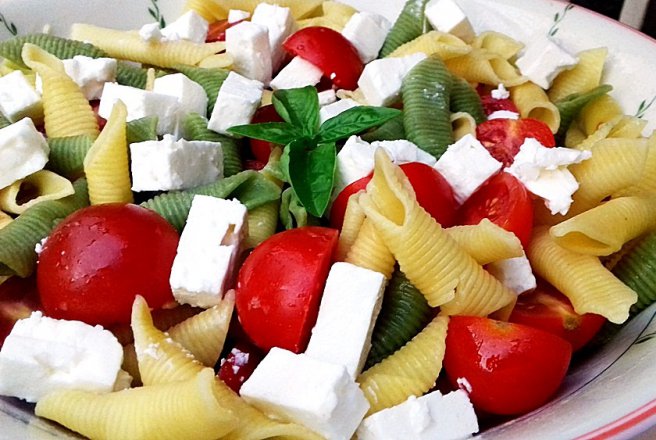 Salata de paste cu feta