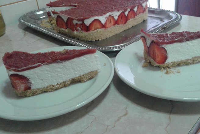 Desert cheesecake cu capsuni