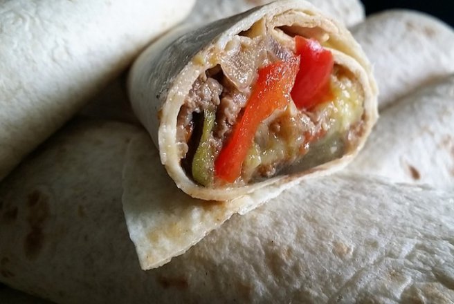 Fajitas cu carne si ghiveci de legume