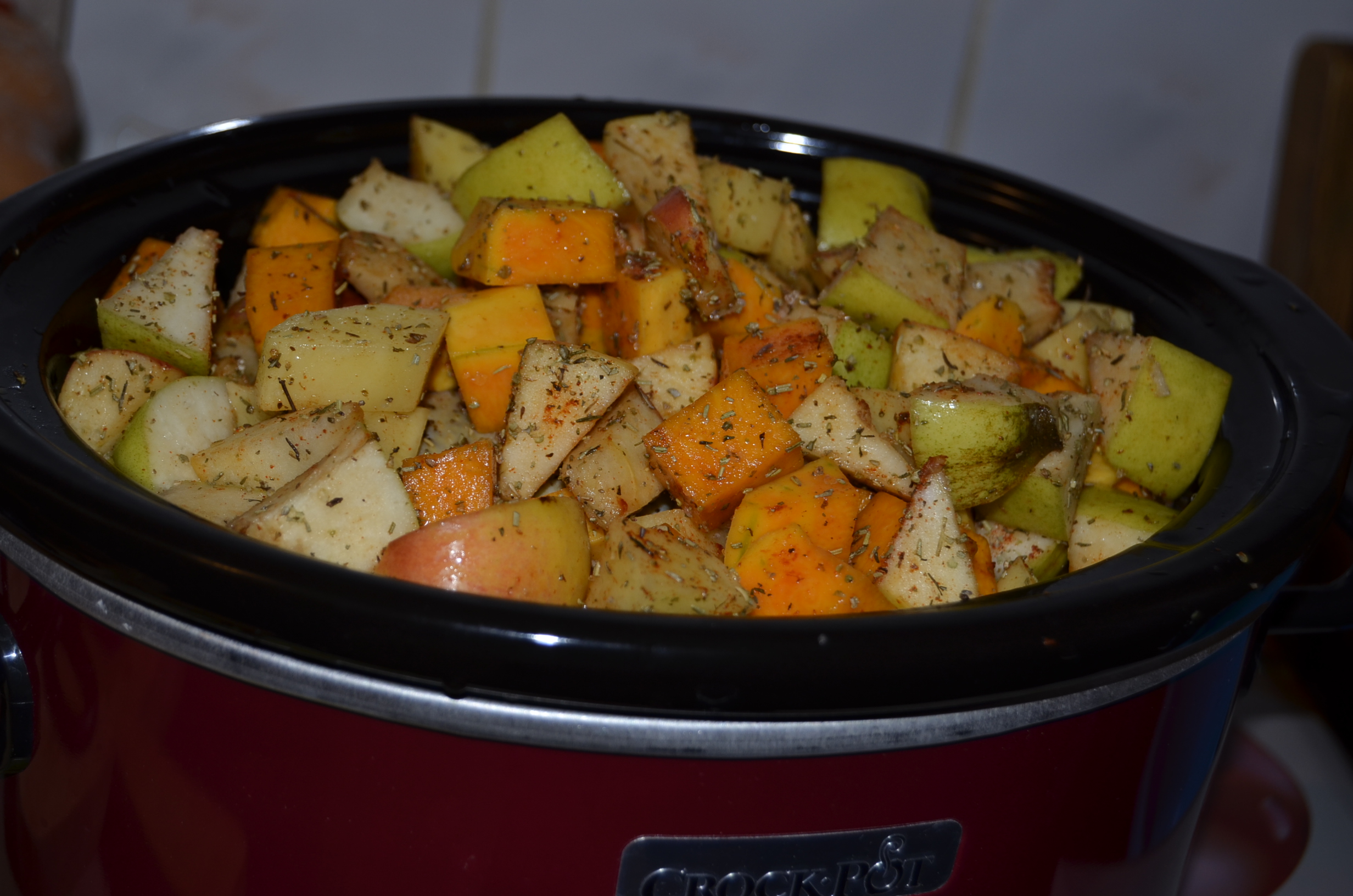 Rata umpluta cu mere, gutui, dovleac si cartofi la slow cooker Crock-Pot