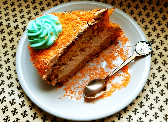 Desert carrot cake