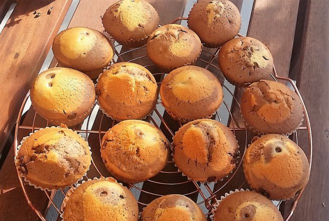 Desert muffins cu ciocolata si vanilie