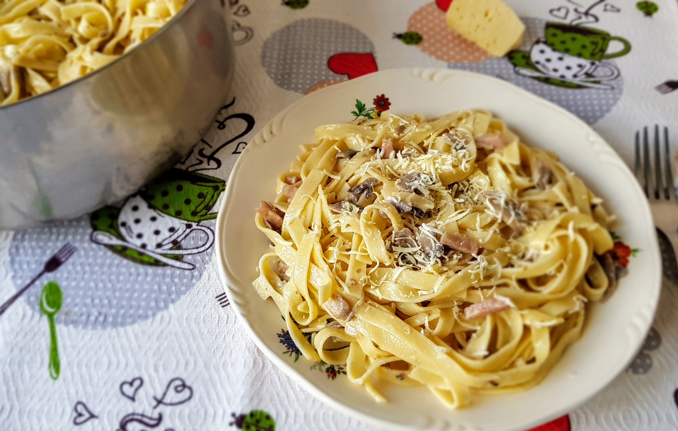 Tagliatelle cu ciuperci in sos alb