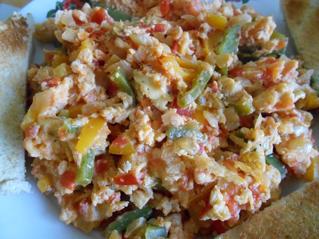 Aperitiv omleta turceasca (Menemen)