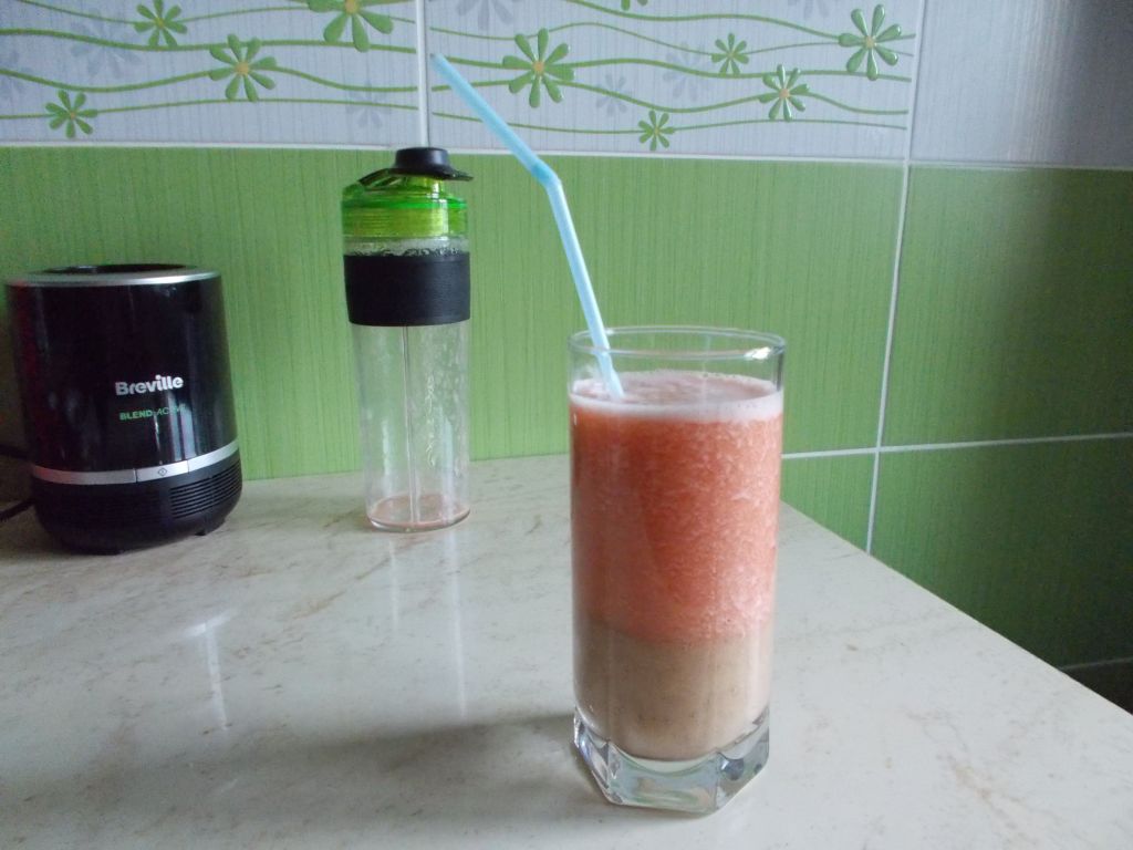 Smoothie de banana si grapefruit