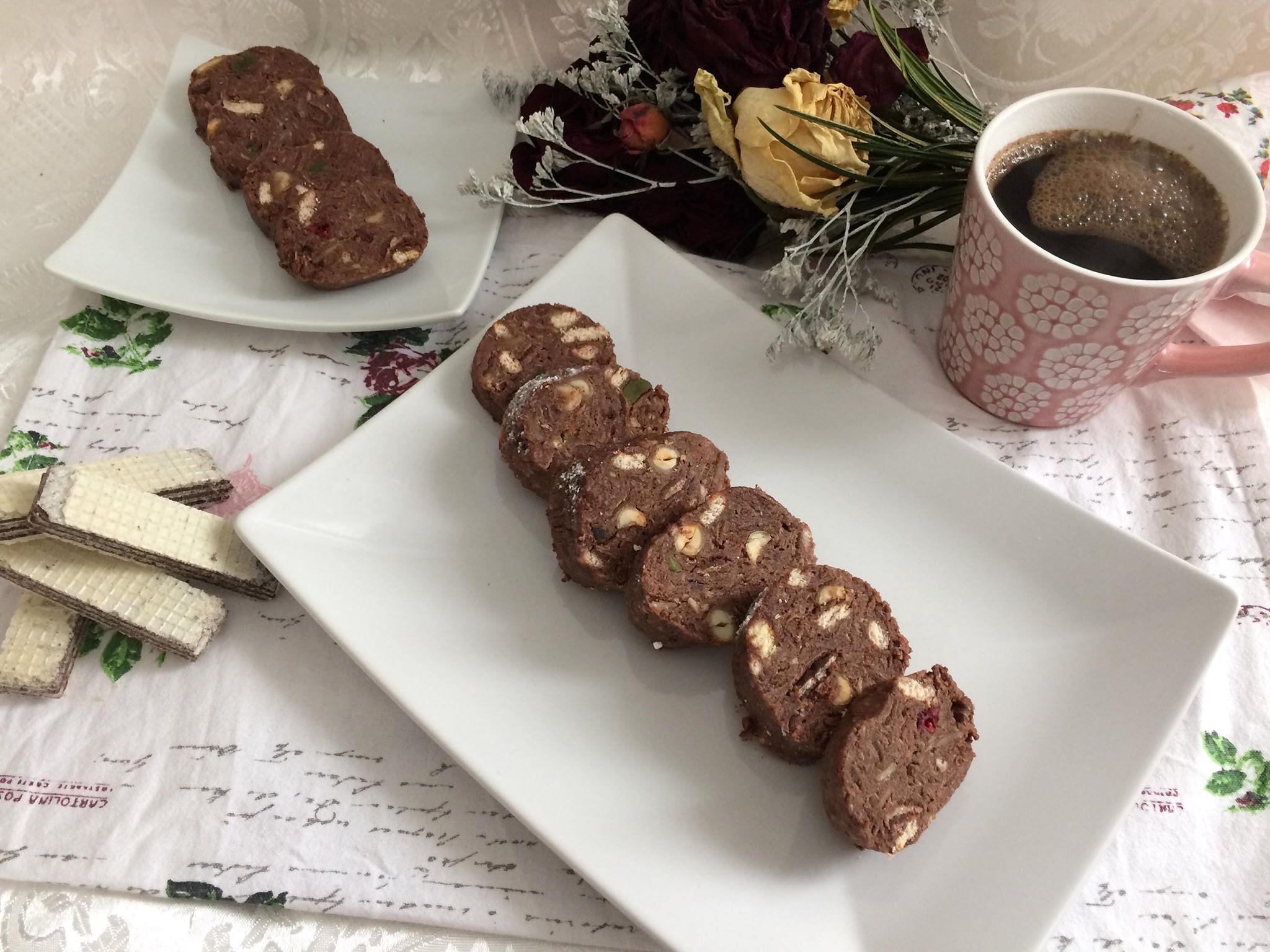 Desert salam de biscuiti cu napolitane