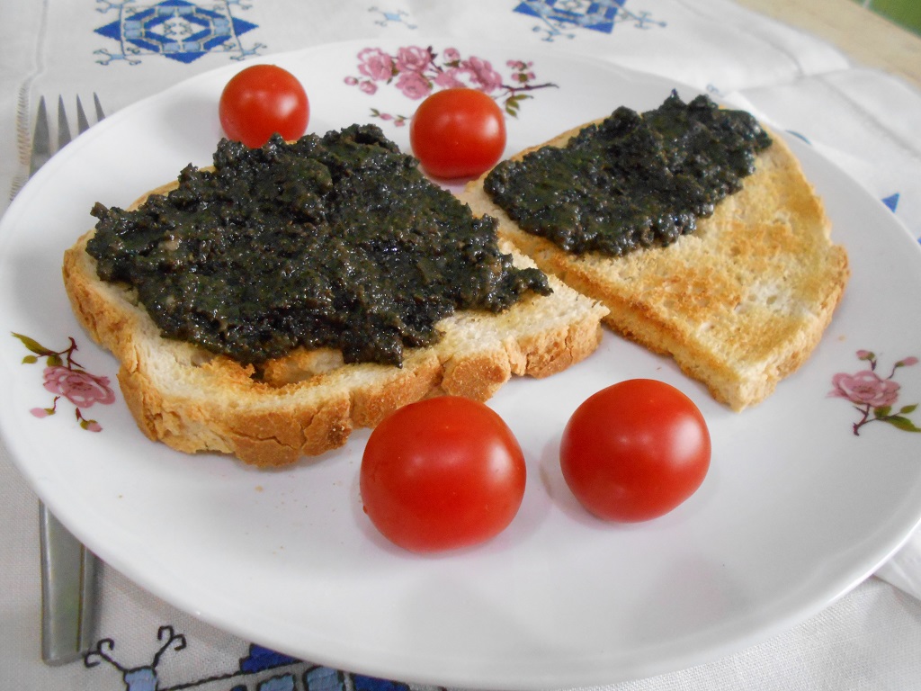 Pasta de post, din masline negre