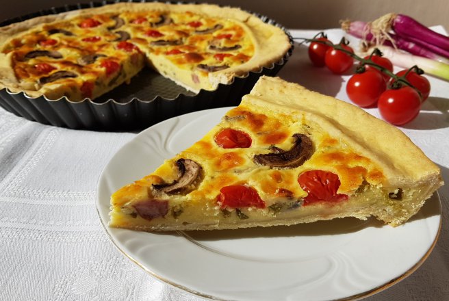 Aperitiv tarta cu branza, carnati si ciuperci