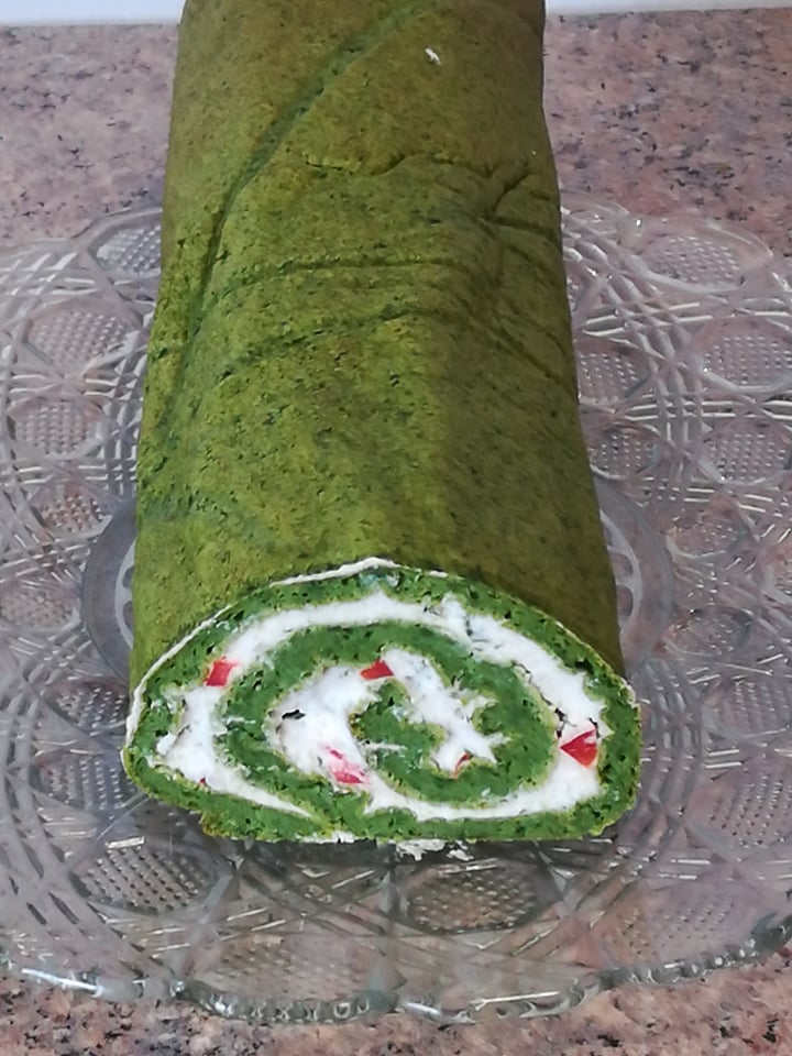 Aperitiv rulada cu spanac si branza
