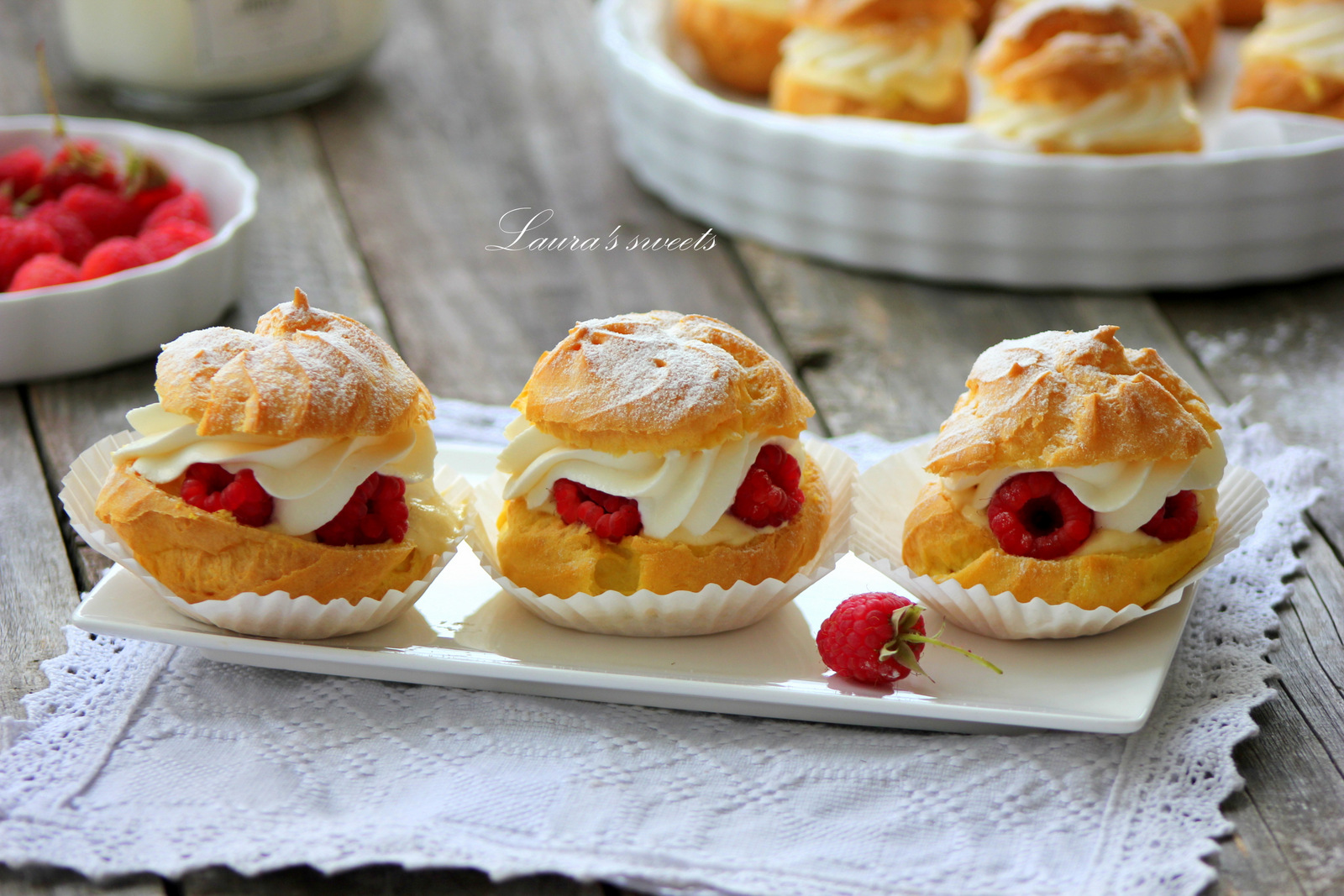 Desert choux a la creme cu zmeura