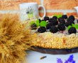 Desert tarta cu urda, mure si crumble-13