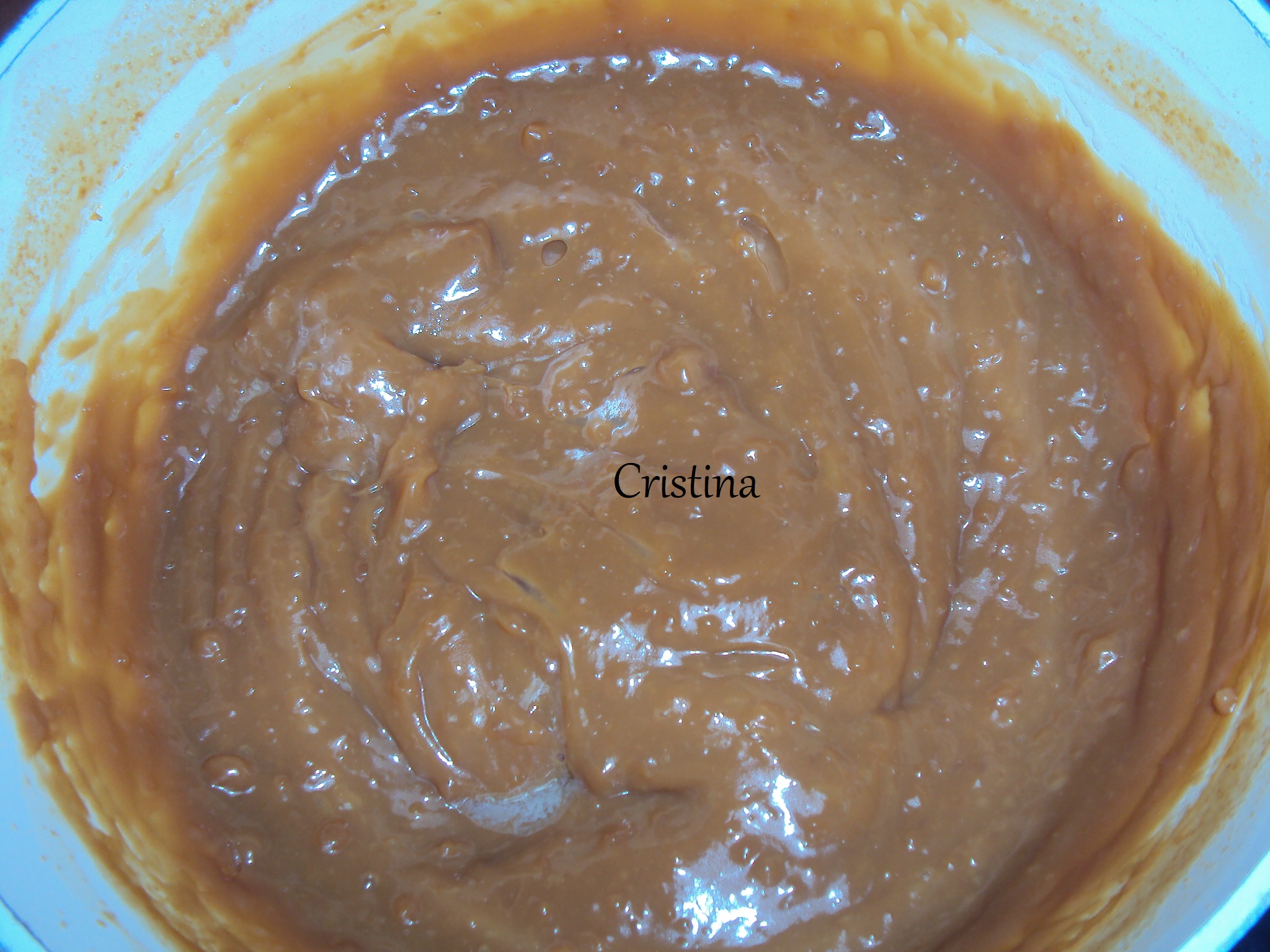 Desert la pahar cu crema caramel