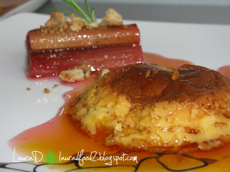 Creme caramel cu rubarba si topping crocant