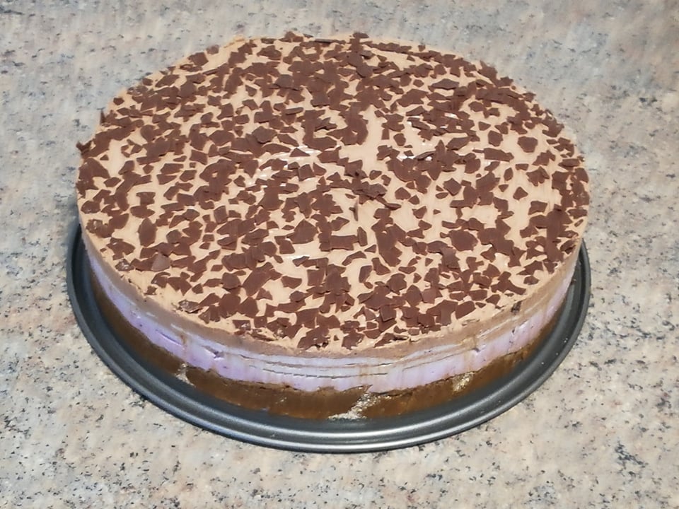 Desert cheesecake, cu ciocolata si fructe de padure