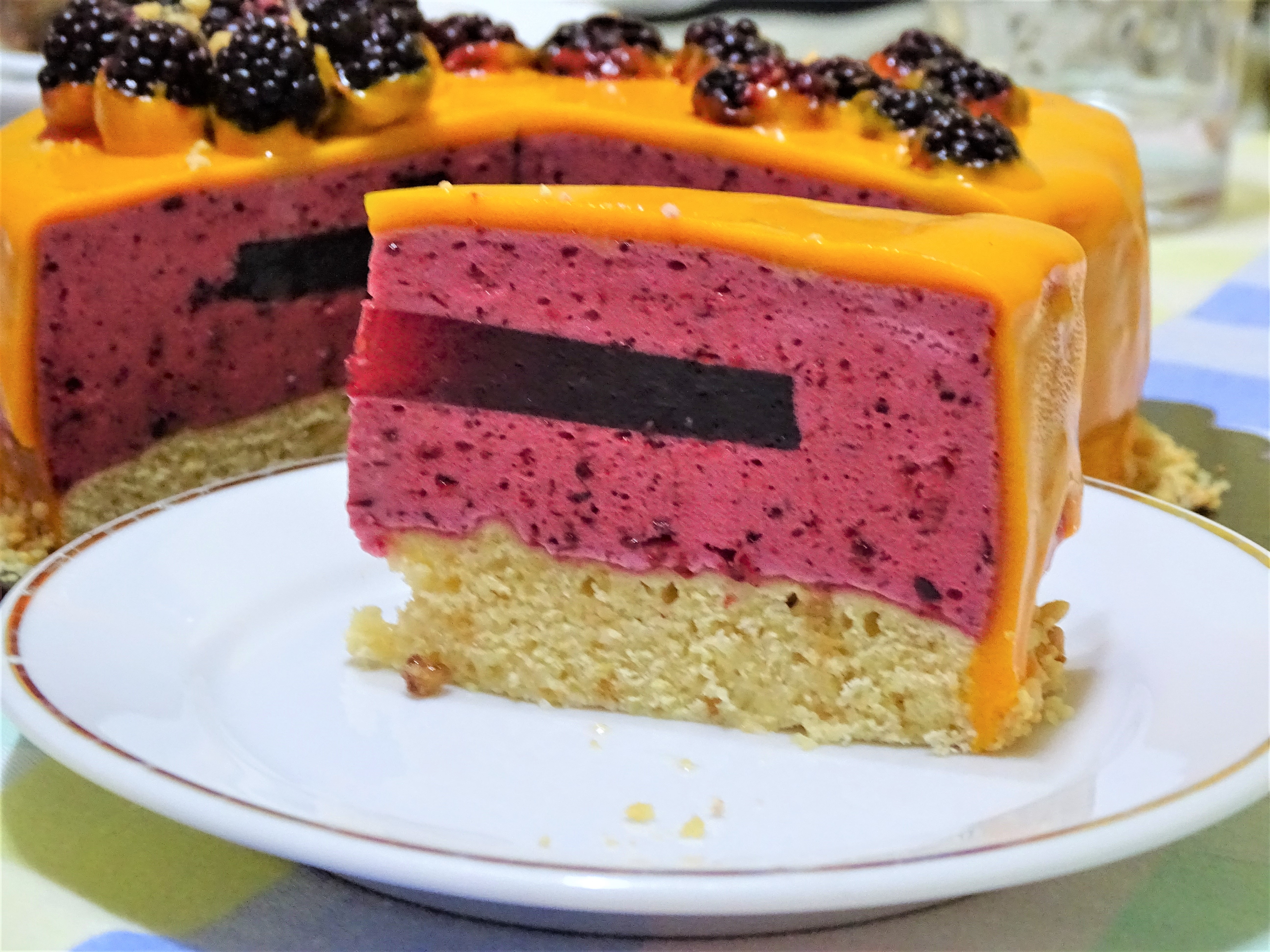 Desert tort entremet cu lamaie si mure