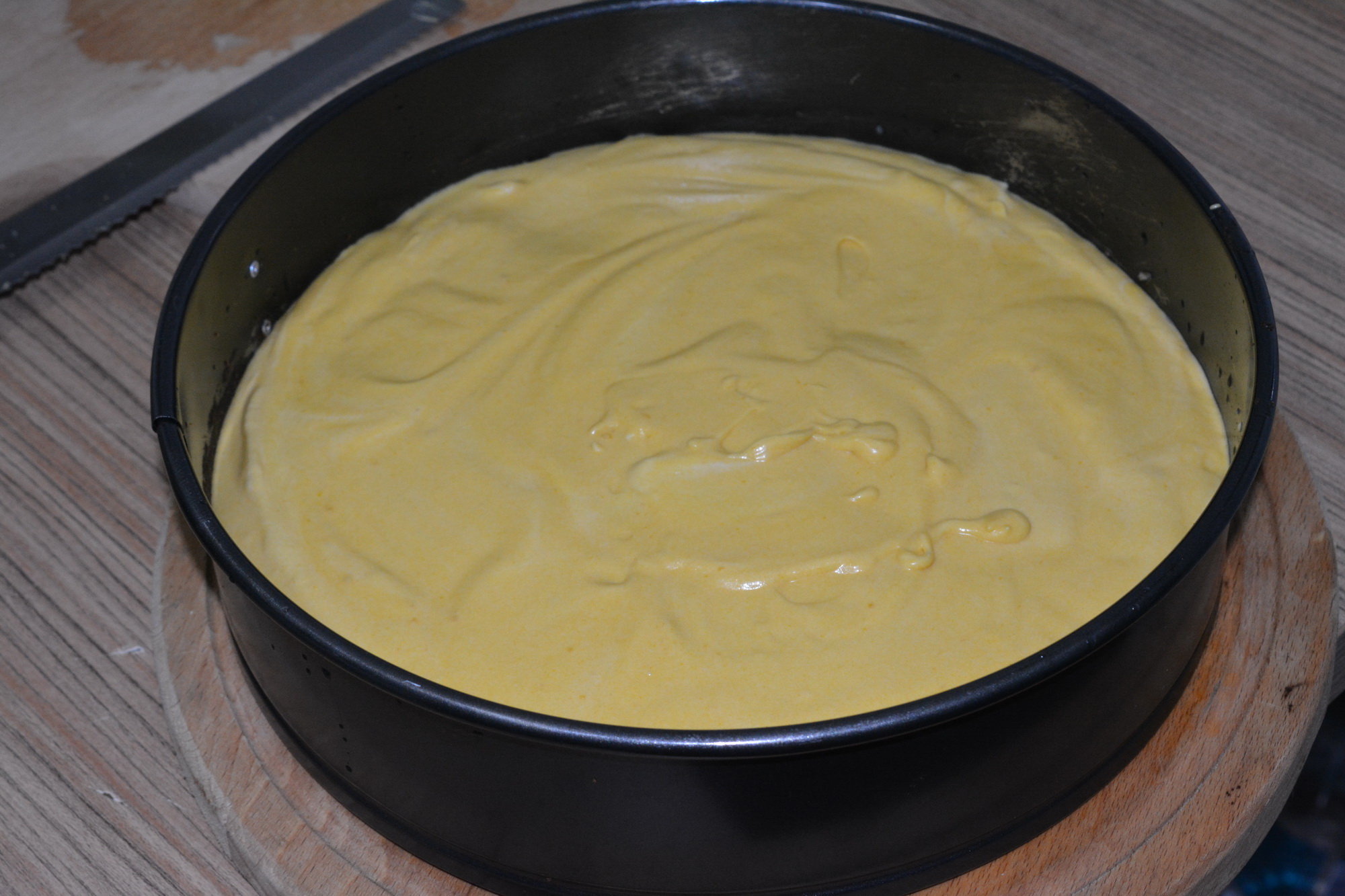 Desert tort cu macha, mousse de mango si crema de ciocolata alba cu pere