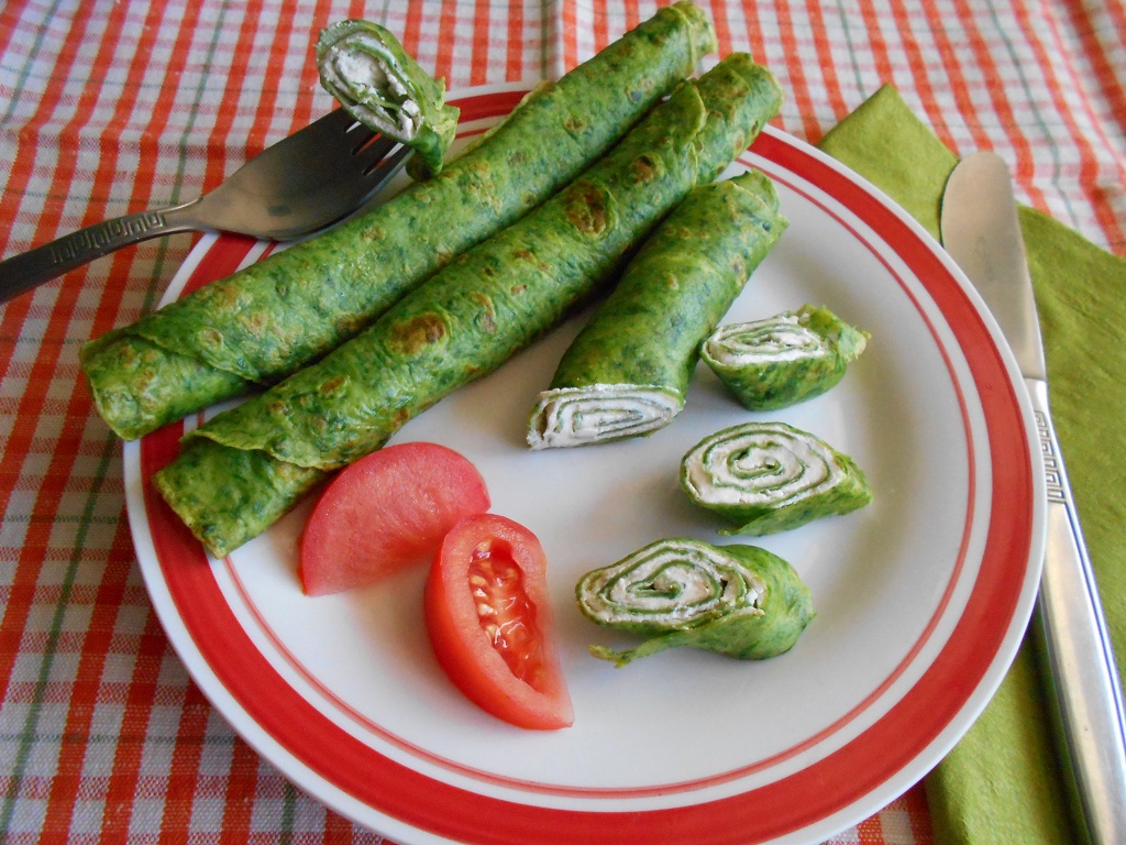 Aperitiv clatite cu spanac, umplute cu crema de branza