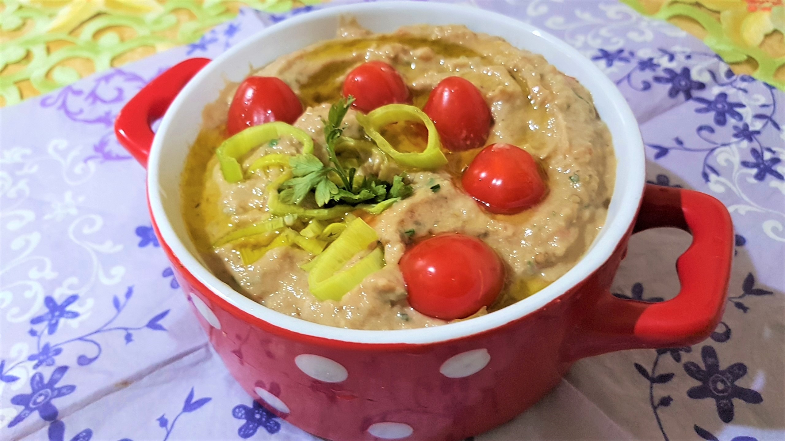 Salata de vinete cu praz, rosii si tahini