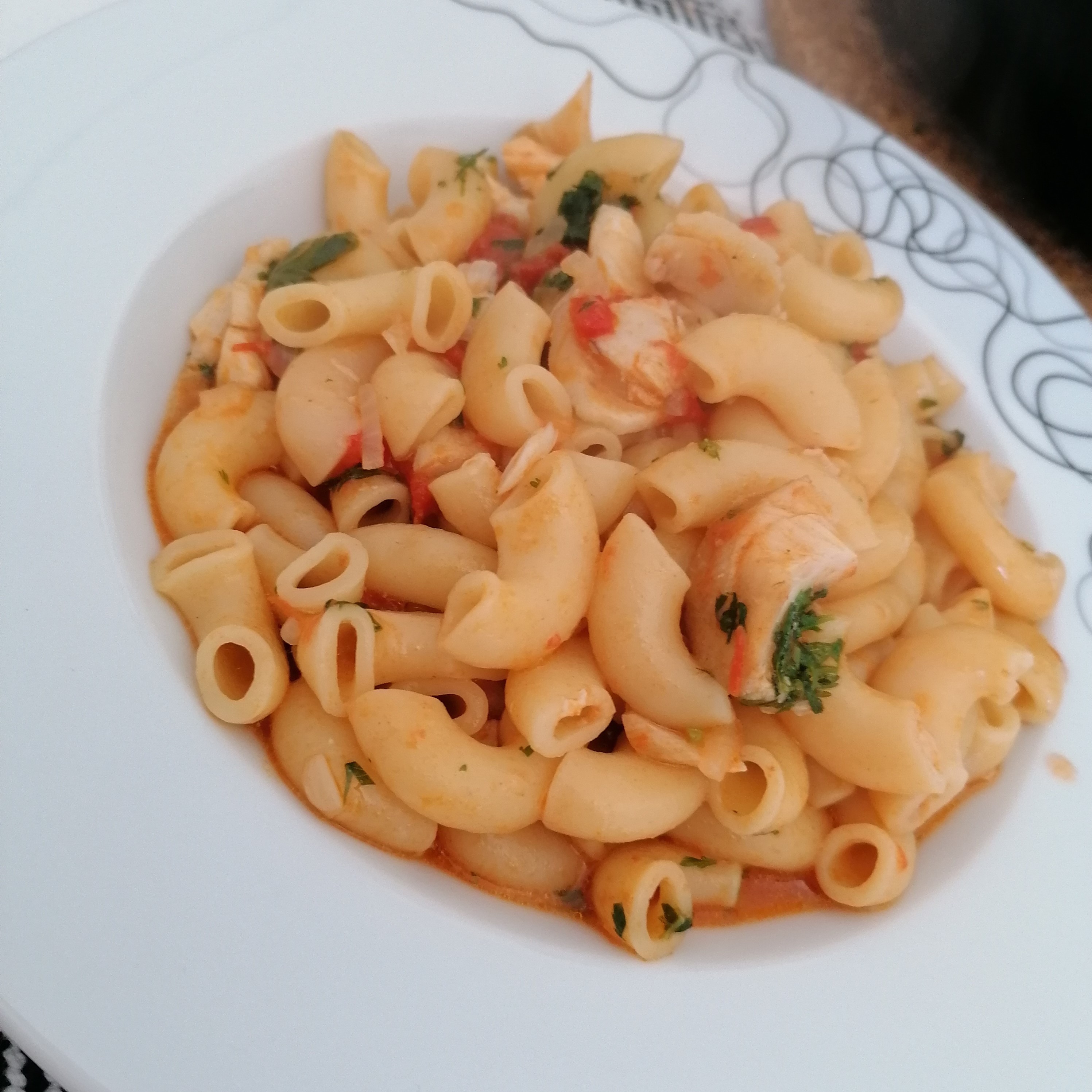 Peste cu paste macaroni