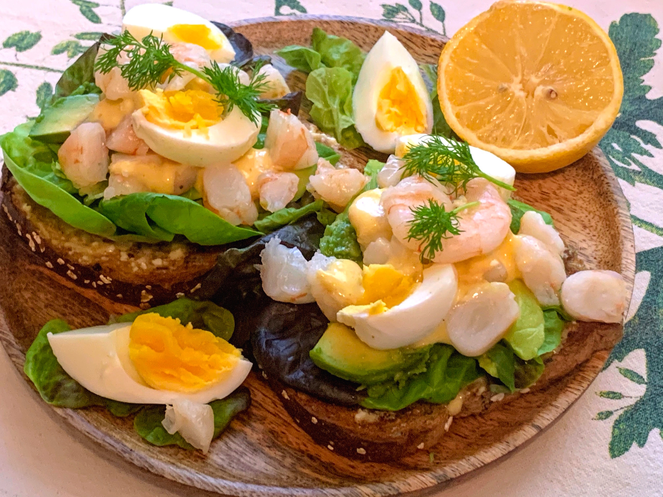 Sandvis cu creveti sau Swedish shrimps sandwich