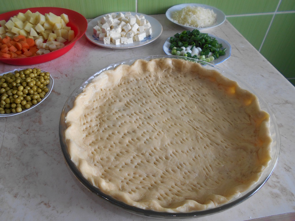 Tarta aperitiv, cu legume si branzeturi