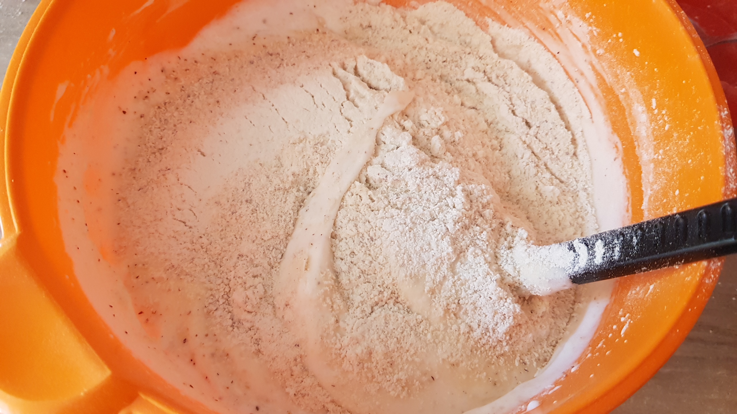 Desert prajitura cu crema de branza si jeleu de zmeura