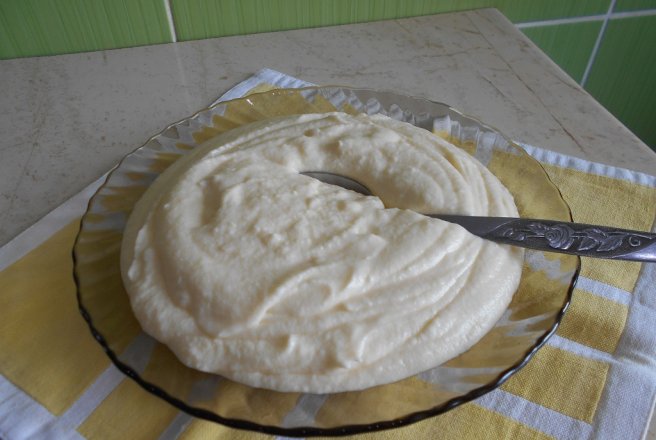 Crema de ciocolata alba, cu mascarpone si unt