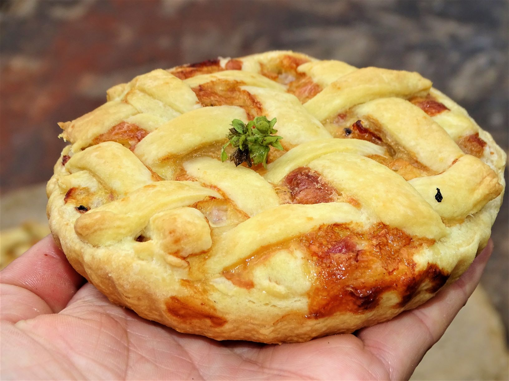 Mini tarte cu piept de porc