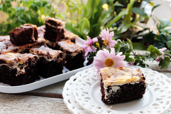 Desert brownies cu crema de branza dulce