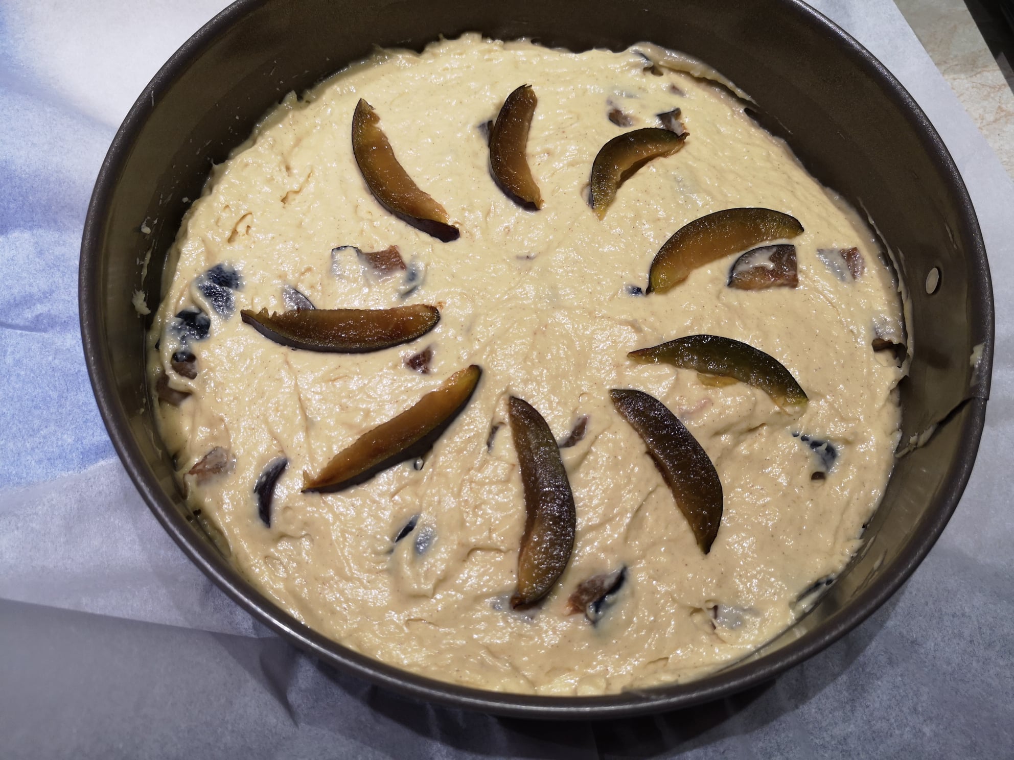 Desert prajitura cu prune si mascarpone